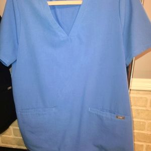 Figs scrub top